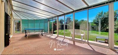 Maison - 240 m² - 7 pièces