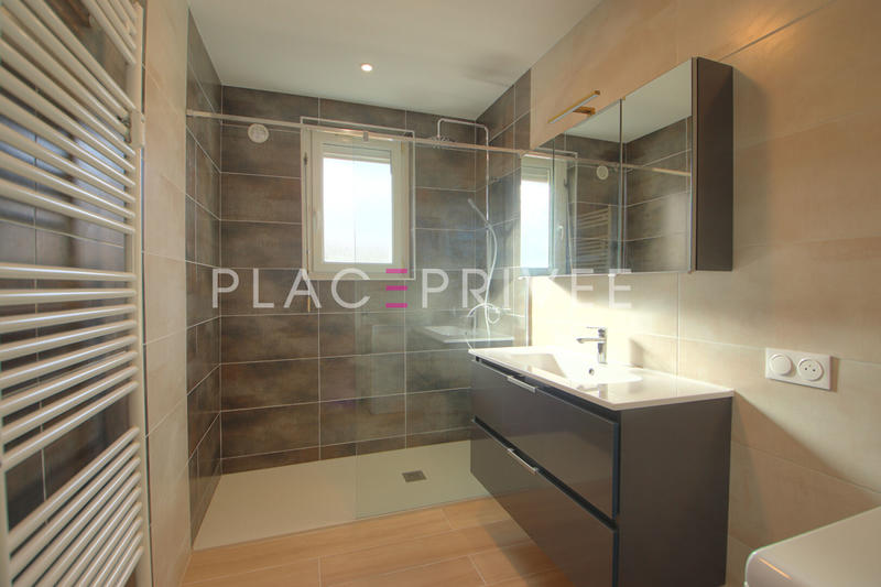 Appartement - 99 m² - 5 pièces