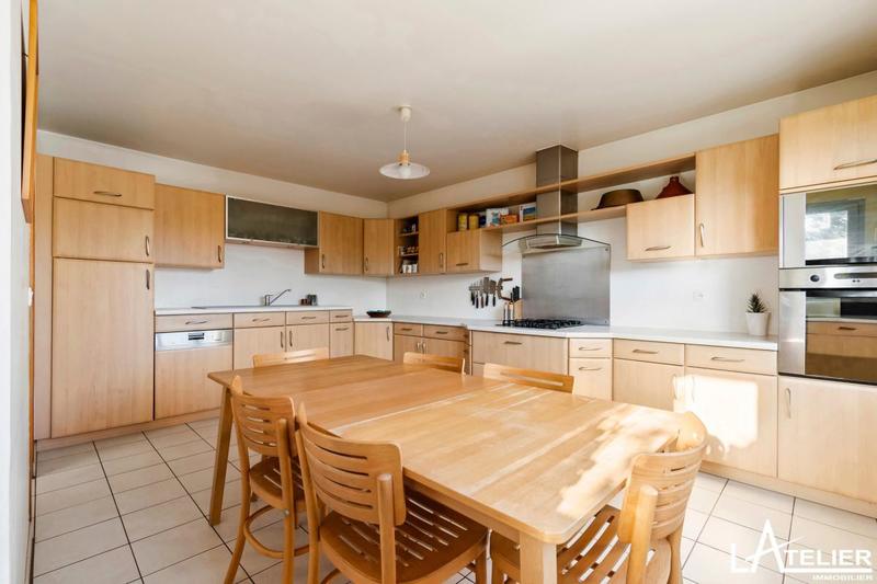 Maison - 196 m² - 7 pièces