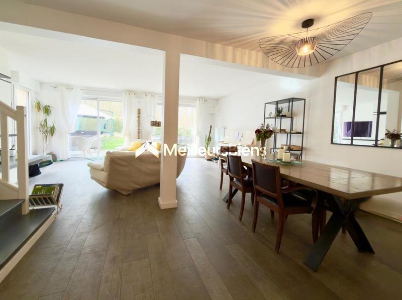 Maison - 197 m² - 8 pièces