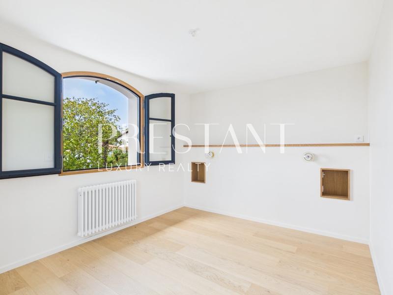 Maison - 231 m² - 7 pièces