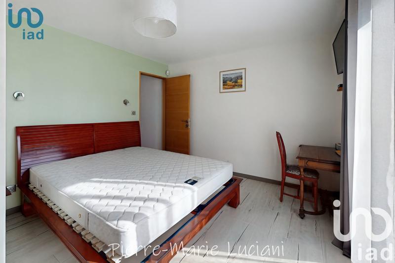 Maison - 200 m² - 5 pièces