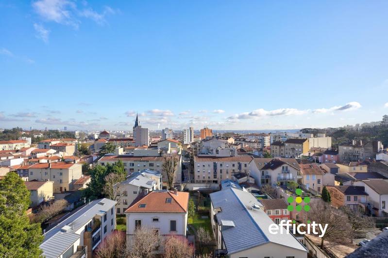 Appartement - 97 m² - 5 pièces