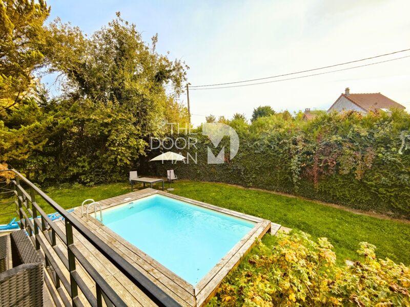 Maison - 200 m² - 8 pièces