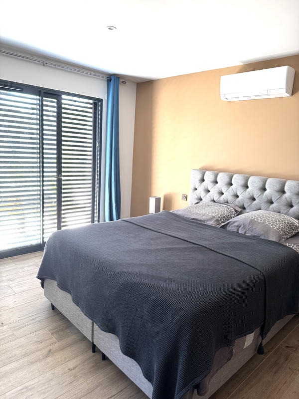 Villa - 167 m² - 10 pièces