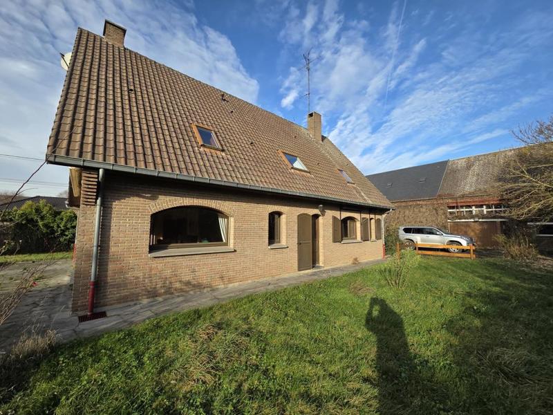 Pavillon - 168 m² - 8 pièces