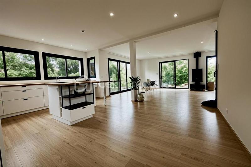 Maison - 144 m² - 7 pièces