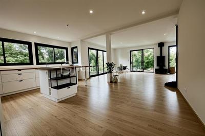 Maison - 144 m² - 7 pièces