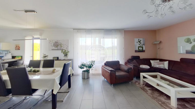 Maison - 260 m² - 6 pièces