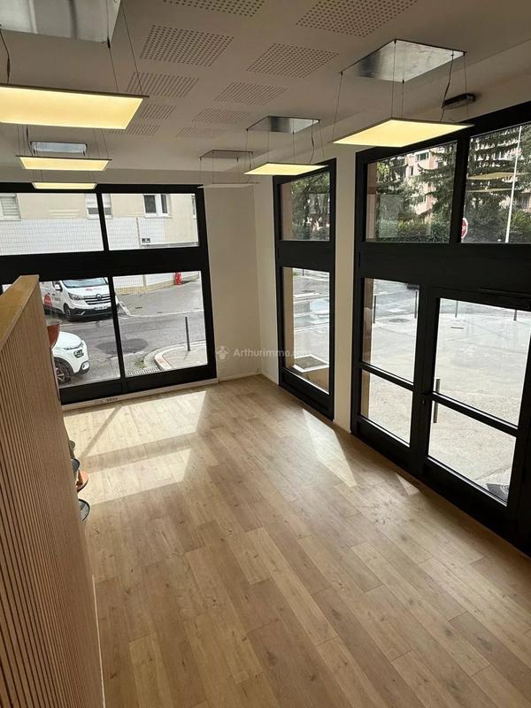 Bureau - 219 m² - 10 pièces