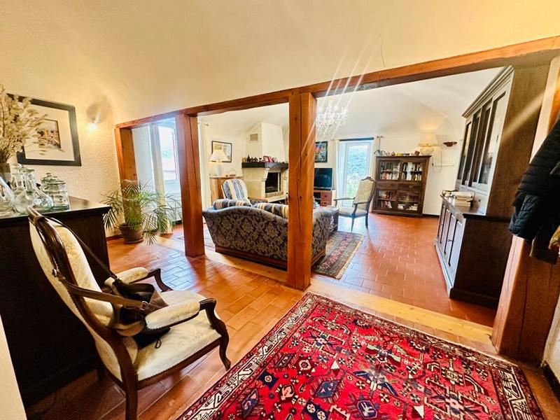 Maison - 211 m² - 8 pièces