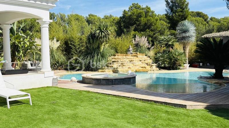 Villa - 301 m² - 11 pièces