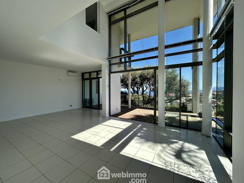 Appartement - 165 m² - 5 pièces