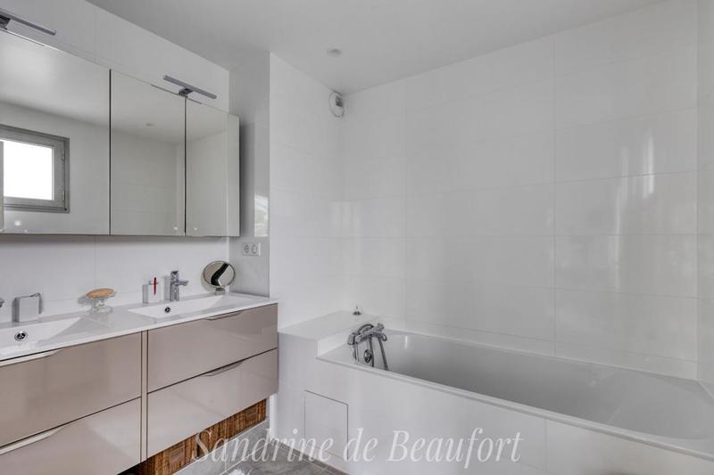Appartement - 143 m² - 5 pièces