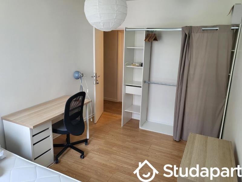 Chambre - 13 m² - 1 pièce