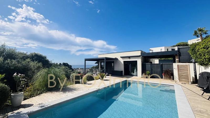 Maison - 140 m² - 6 pièces