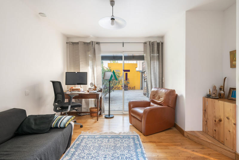 Maison - 240 m² - 8 pièces