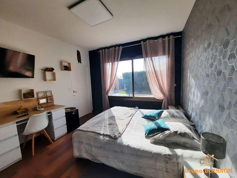 Maison - 317 m² - 8 pièces