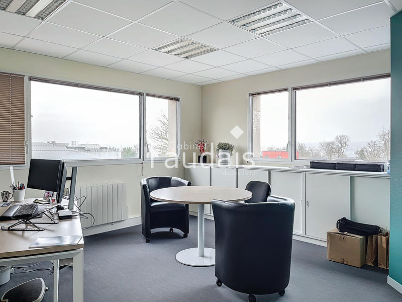 Bureau - 570 m²