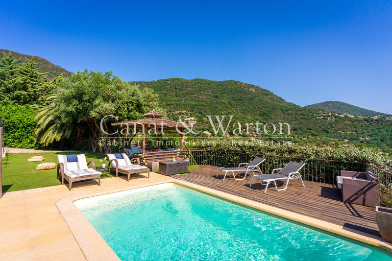 Villa - 220 m² - 7 pièces