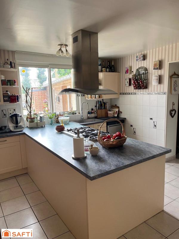 Maison - 201 m² - 9 pièces