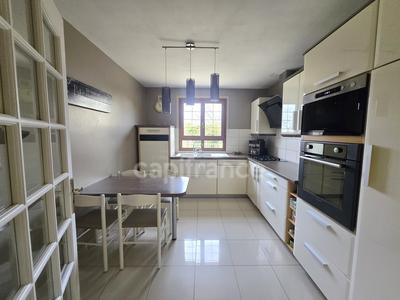 Maison - 180 m² - 7 pièces