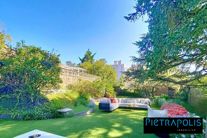 Maison - 170 m² - 8 pièces