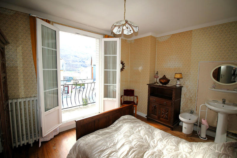 Maison - 208 m² - 11 pièces