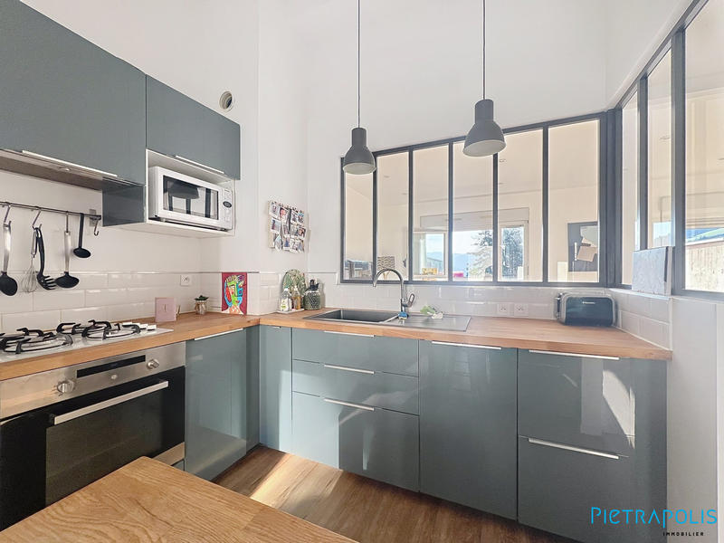 Appartement - 82 m² - 4 pièces