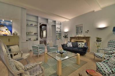 Demeure - 355 m² - 14 pièces