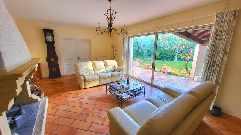 Maison - 236 m² - 7 pièces