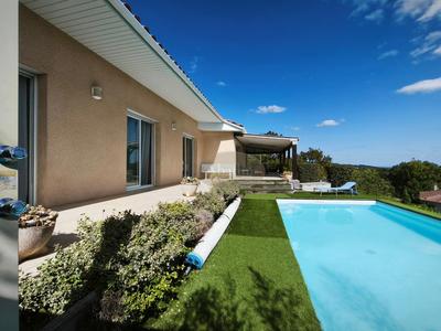 Maison - 140 m² - 7 pièces