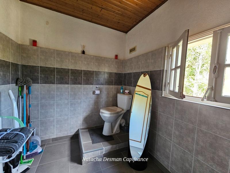 Maison - 229 m² - 9 pièces