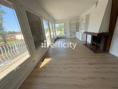 Maison - 200 m² - 8 pièces