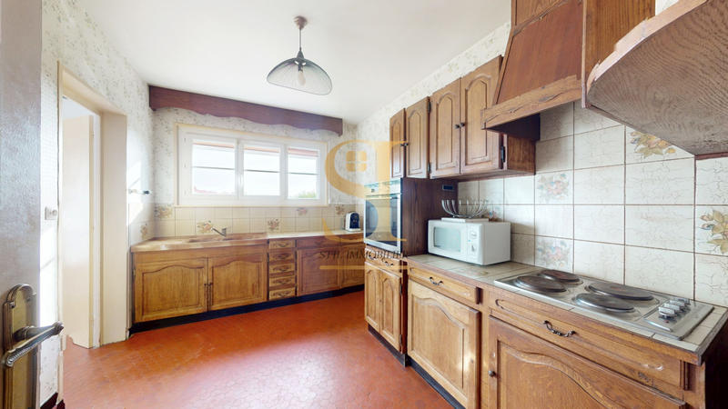 Maison - 99 m² - 6 pièces