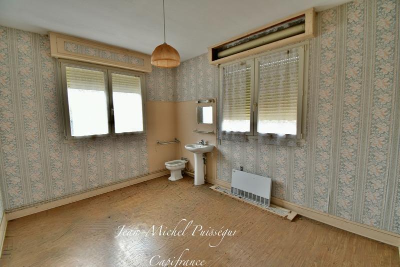 Maison - 300 m² - 10 pièces