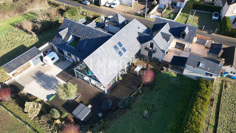 Villa - 273 m² - 11 pièces