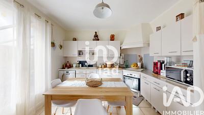 Maison - 220 m² - 7 pièces