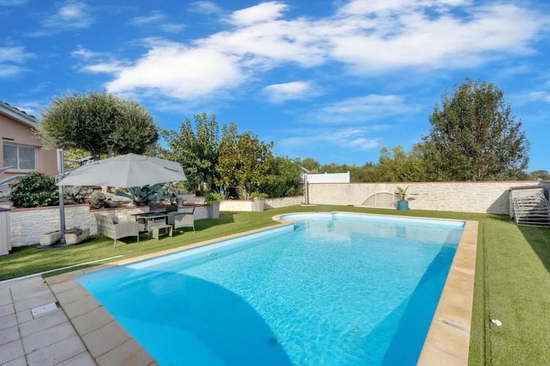 Maison - 195 m² - 7 pièces