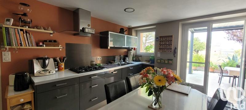 Maison - 240 m² - 10 pièces