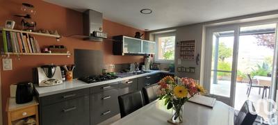 Maison - 240 m² - 10 pièces