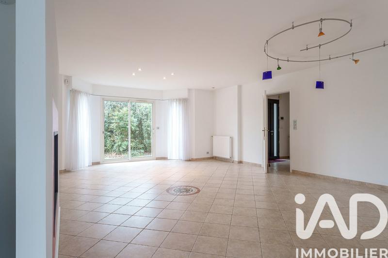 Maison - 240 m² - 8 pièces