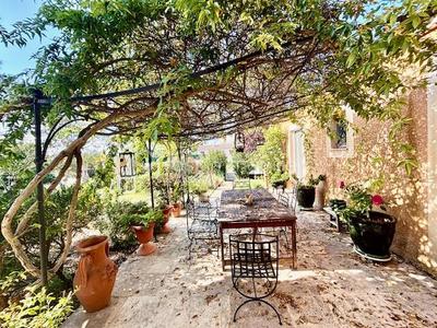 Maison traditionnelle - 136 m² - 6 pièces