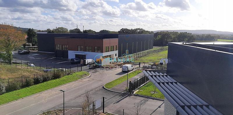 Local d'activité / Entrepôt - 1 500 m²