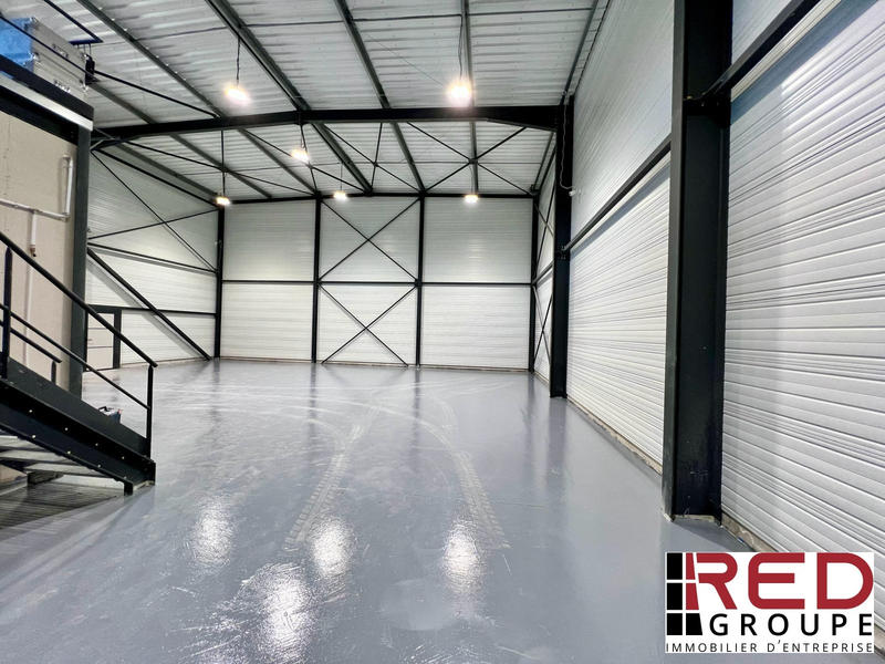 Entrepôt - 319 m²