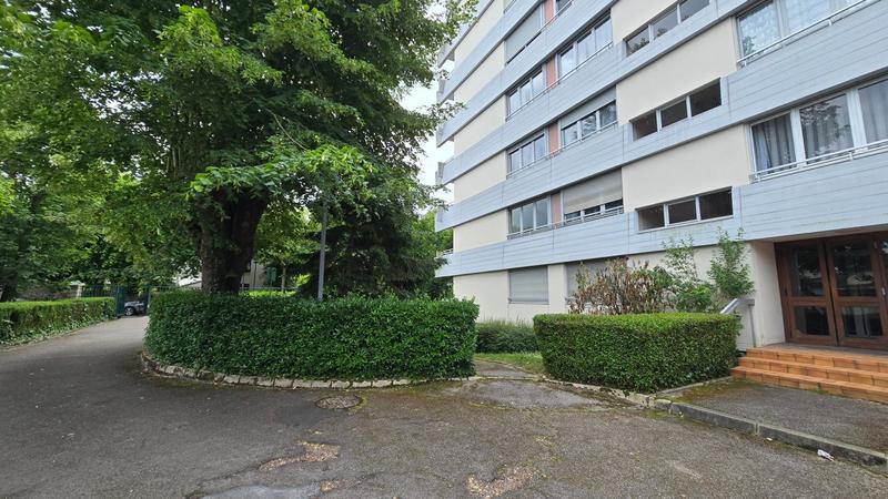 Appartement - 104 m² - 4 pièces