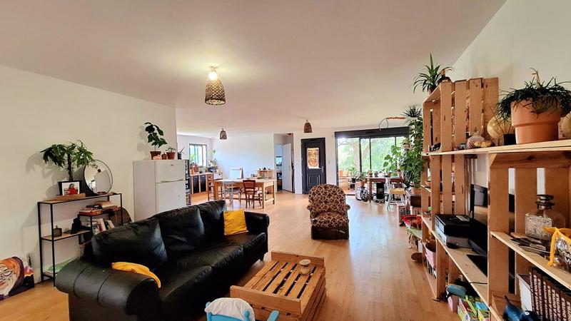 Maison - 265 m² - 9 pièces