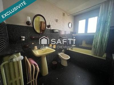 Villa - 100 m² - 5 pièces