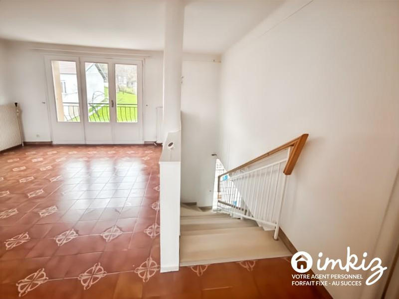 Maison - 210 m² - 10 pièces