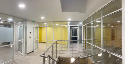 Local commercial - 619 m²